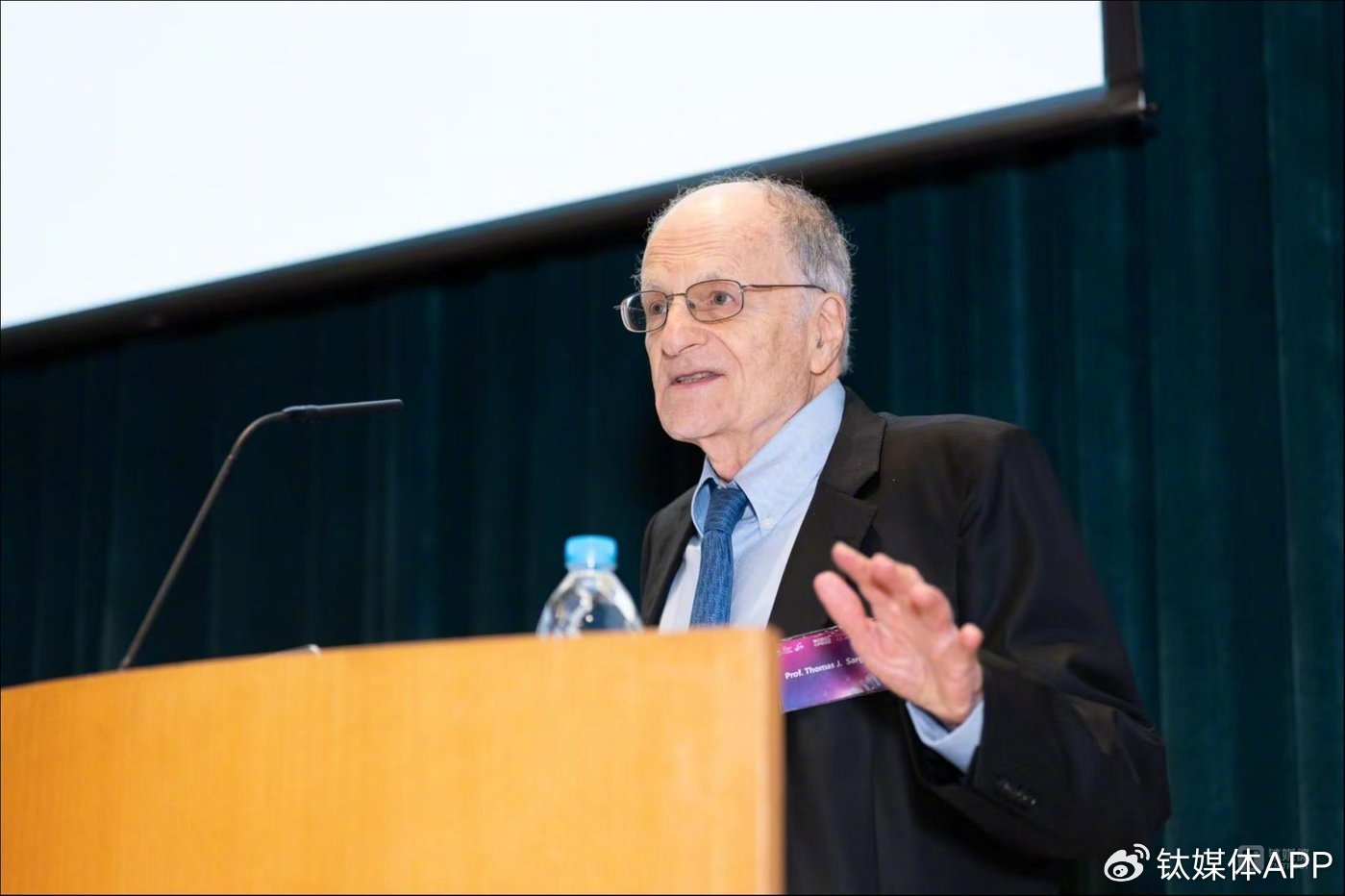 诺奖得主萨金特港大最新演讲：AI的突破本质上是经济学的数百年进化