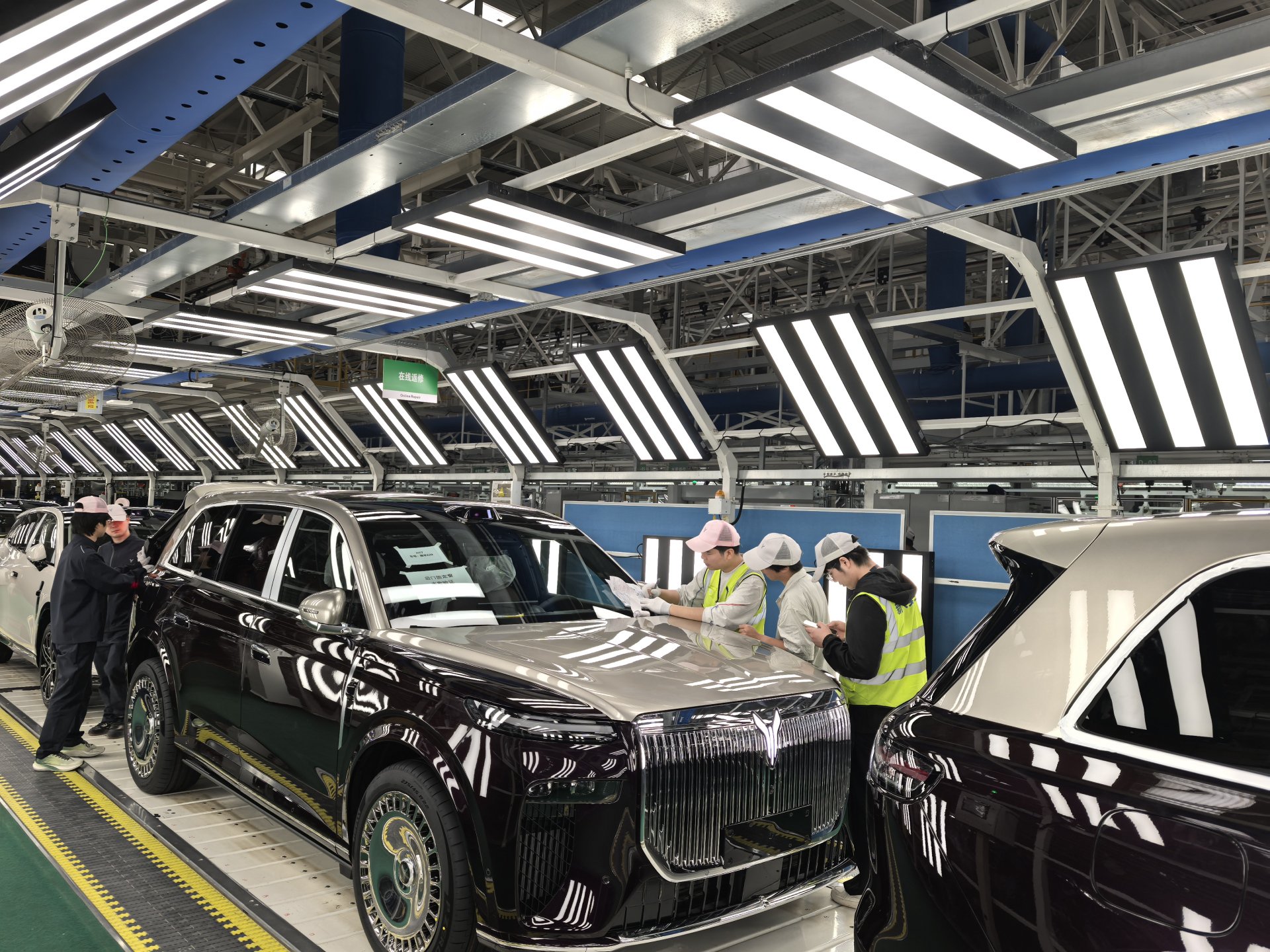 岚图泰山   图片来源：每经记者 孙桐桐 摄