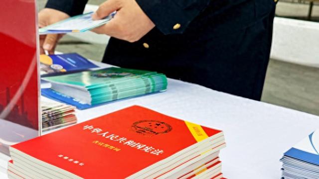 宪法日：全国学生“学宪法 讲宪法”十年来，7.86亿人次荣膺“宪法卫士”|宪法|宪法|教育部_手机新浪网