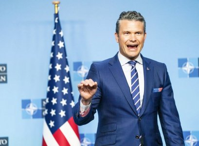 美防长声称当时“开会去了”