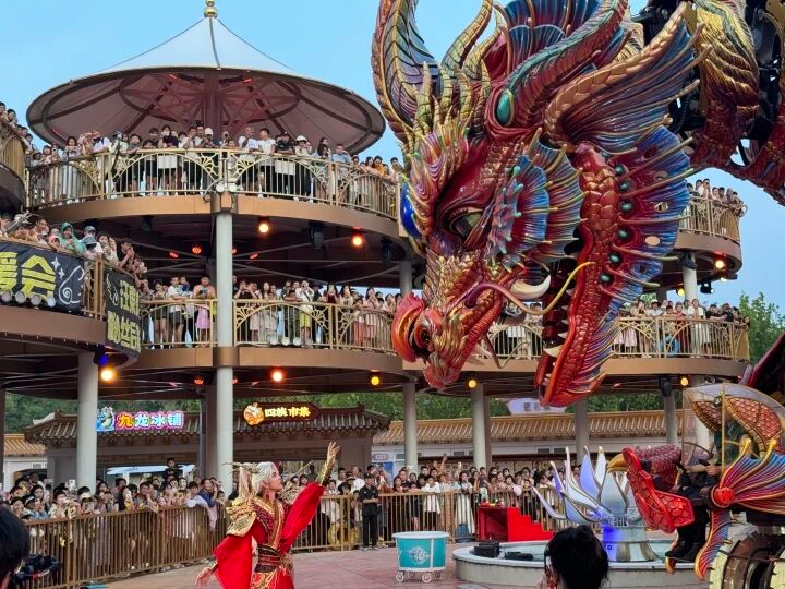 秦皇岛市北戴河新区渔岛海洋度假区内的机甲