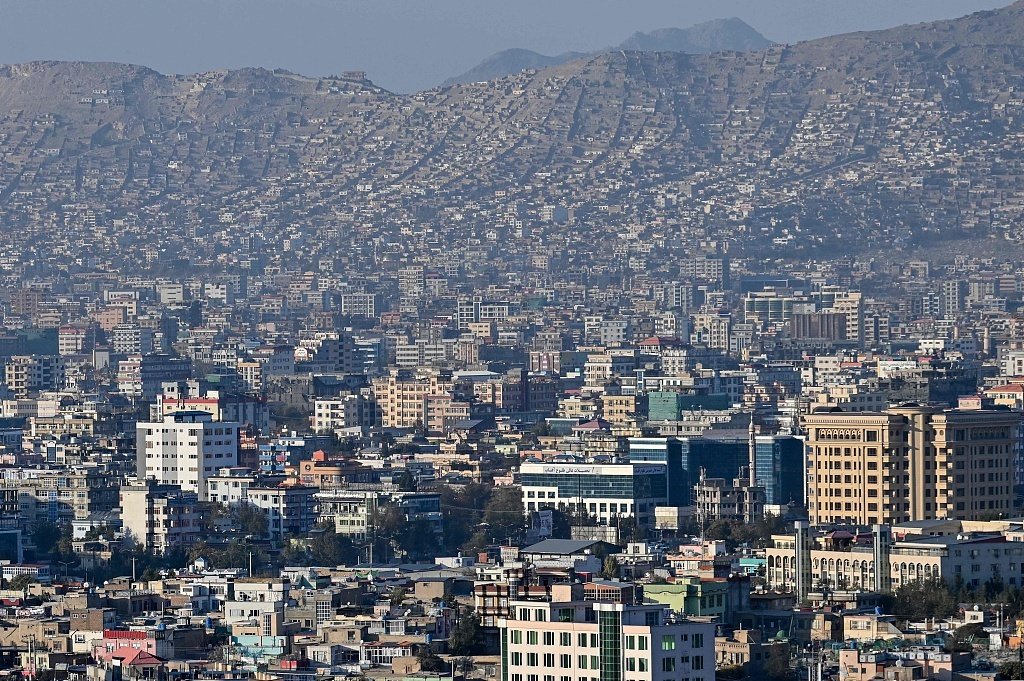 突发！巴基斯坦与阿富汗在边境地区爆发激烈交火，轻型、重型武器齐上阵，两国边境居民紧急撤离