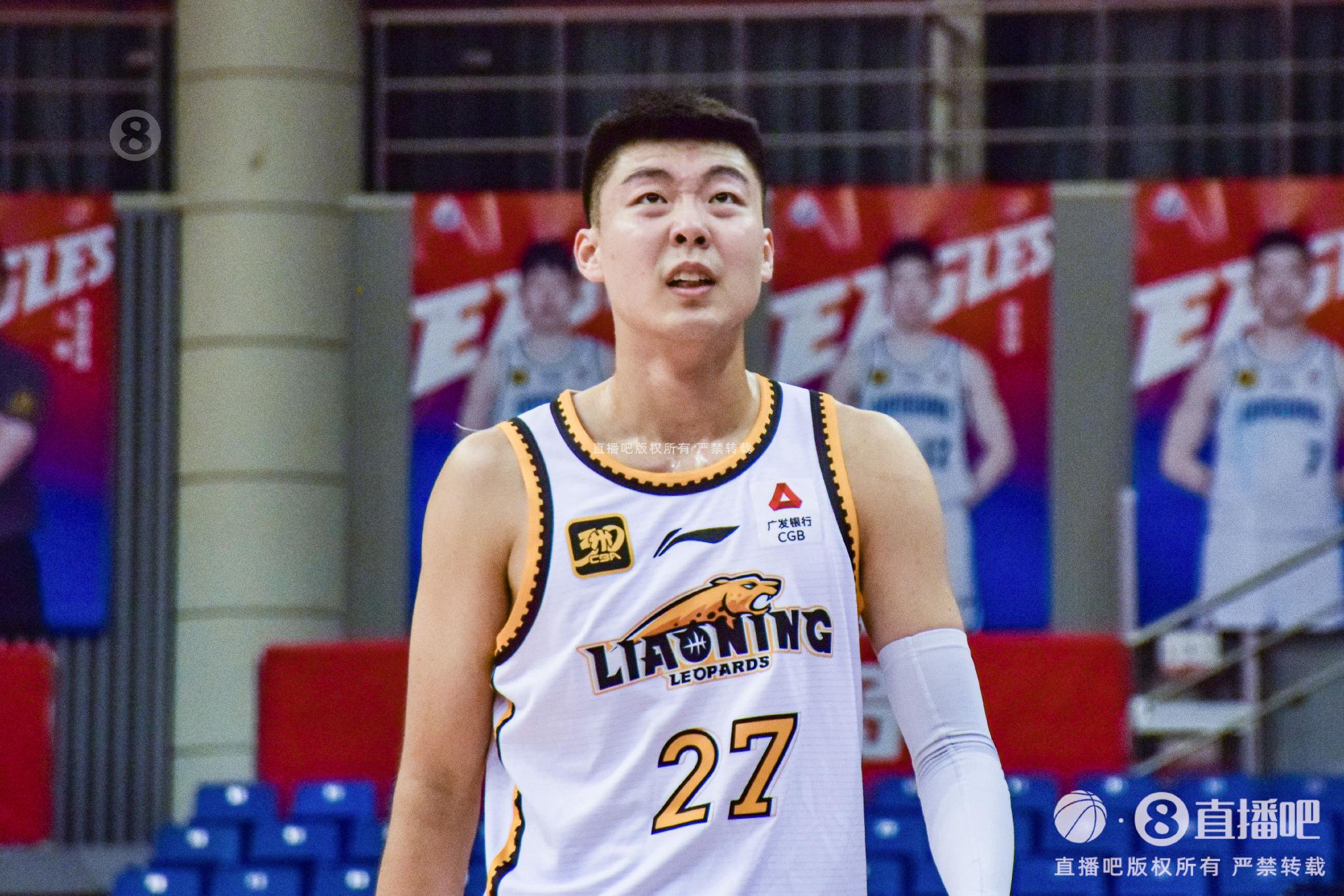 尽力了！俞泽辰替补4记三分拿下14分6板1断