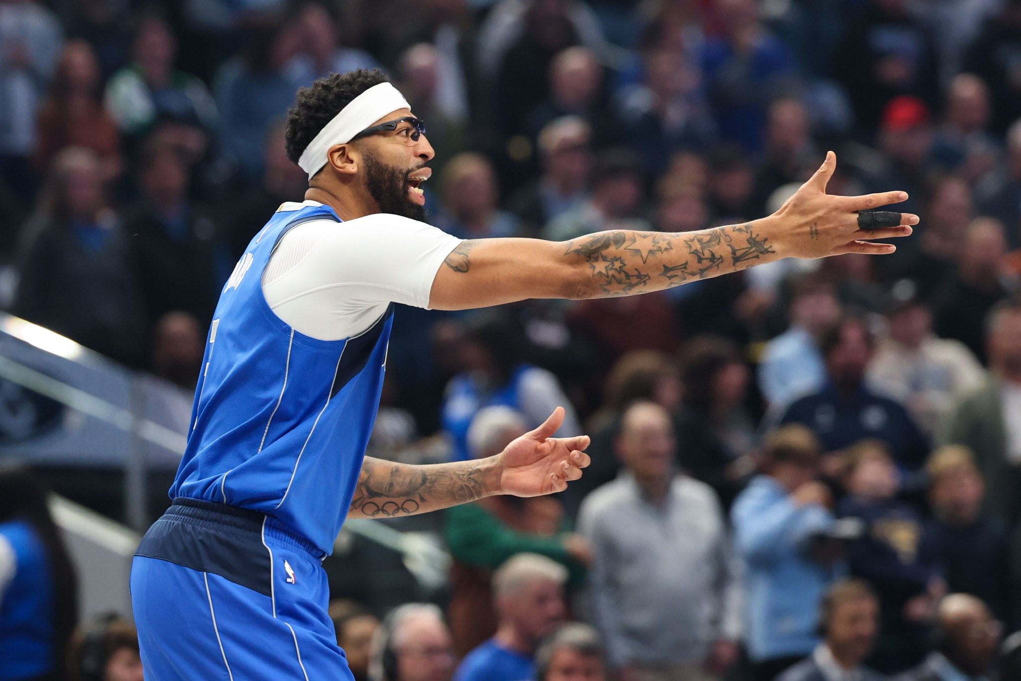 侠记：当有稳定的控卫发挥且浓眉打五时 球队会变得完全不同