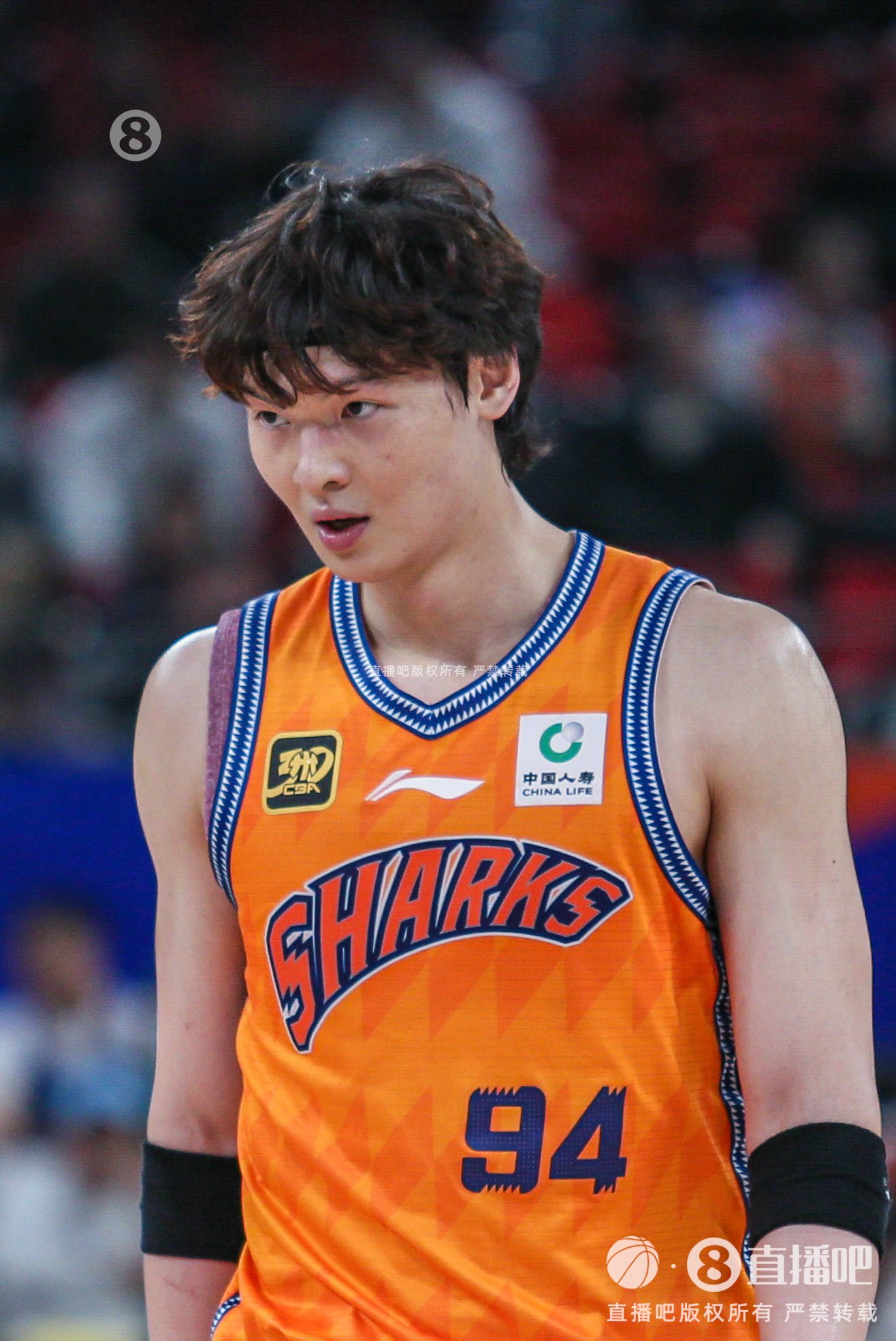 王哲林：主动适应外援的球路 慢慢寻找和他们配合的感觉