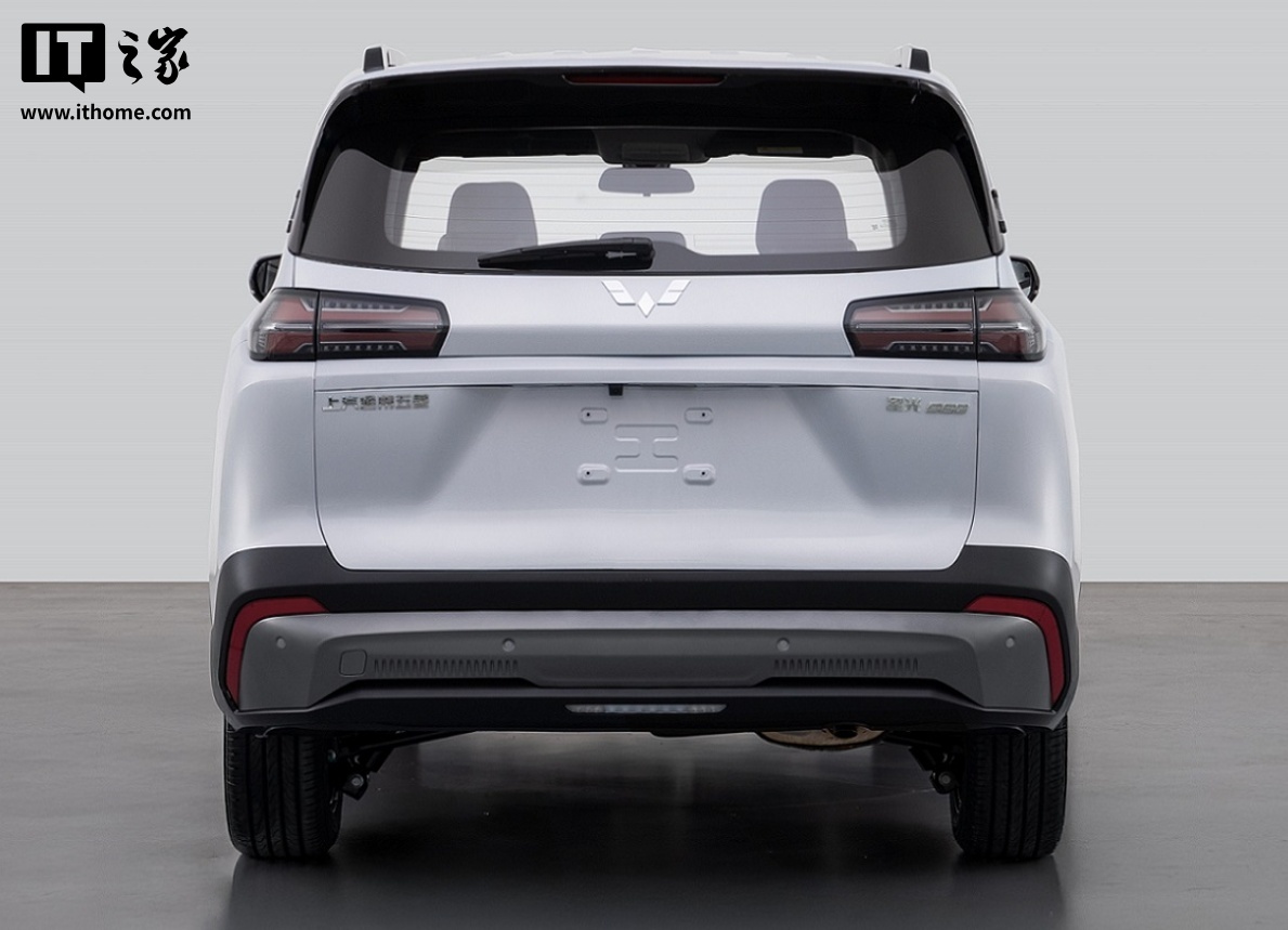 ▲ 插混和燃油版