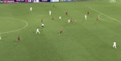 ▲费利佩轰出惊天世界波破门