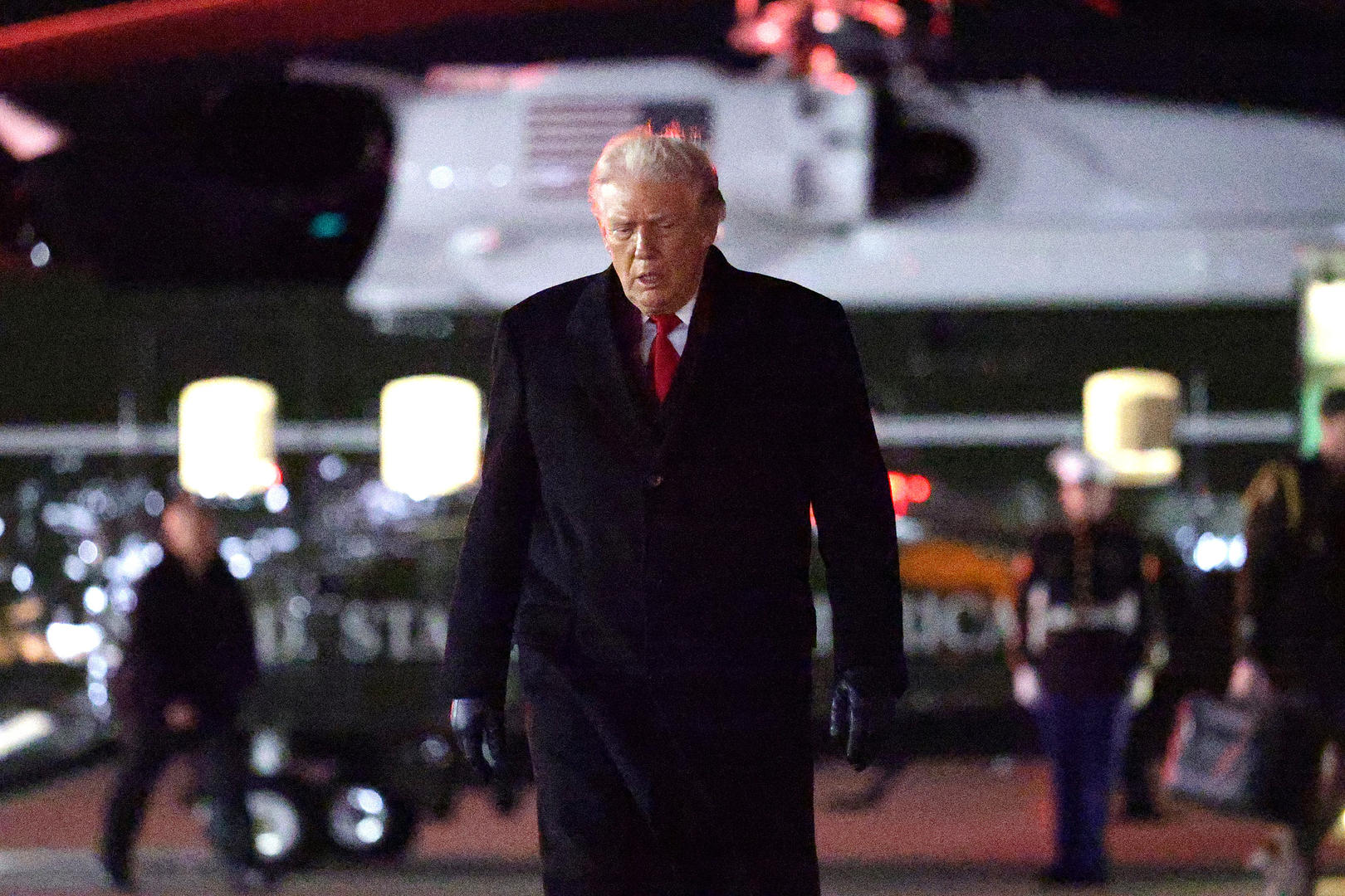 特朗普受访聊嗨了：北约“叫我爸爸”，自己10分钟从英特尔赚400亿美元