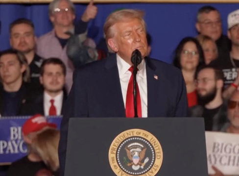 特朗普：泰柬又打起来了，我得打个电话