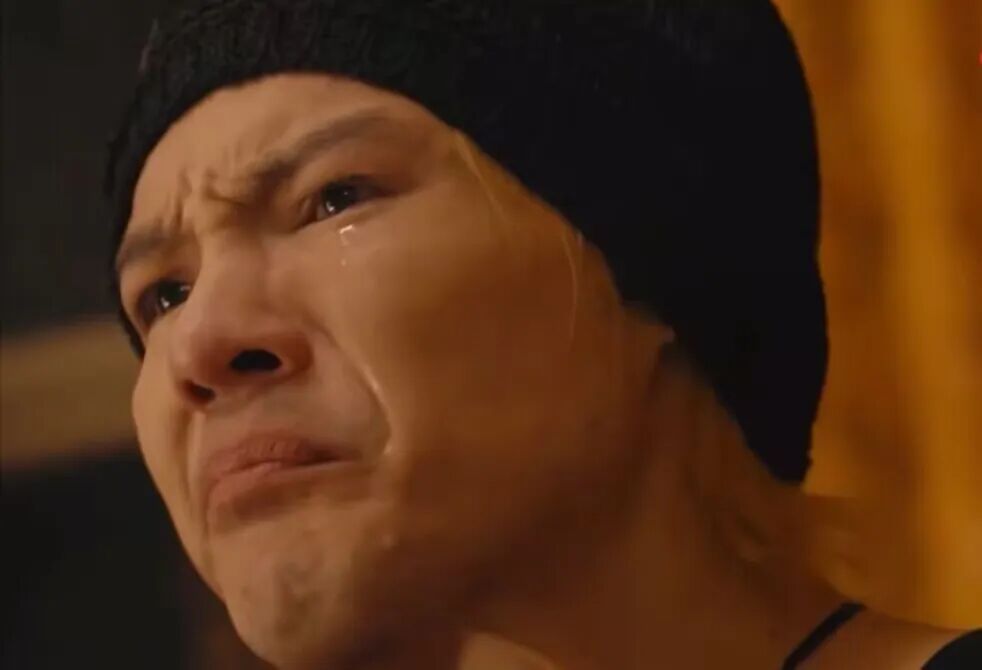 41岁男演员向佐哭诉：娱乐圈的人很恐怖！向华强此前称为捧向佐亏了几个亿，“我这辈子唯一捧不起来的就是我的亲儿子”