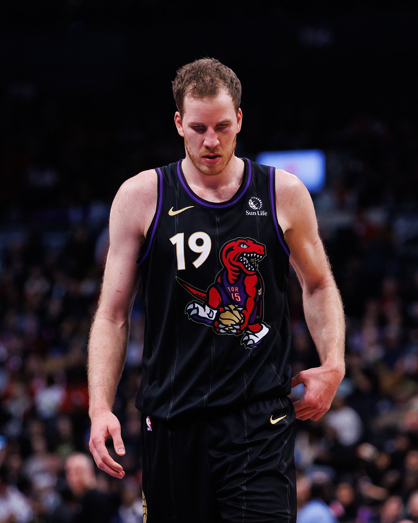 尽力了！珀尔特尔7投5中得10分9板3助2断 前场篮板有4个