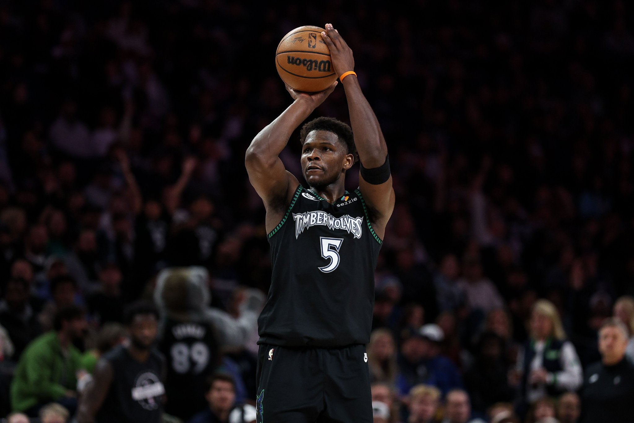 芬奇：华子吸引包夹既能为队友创造机会自己也能得到好的出手机会