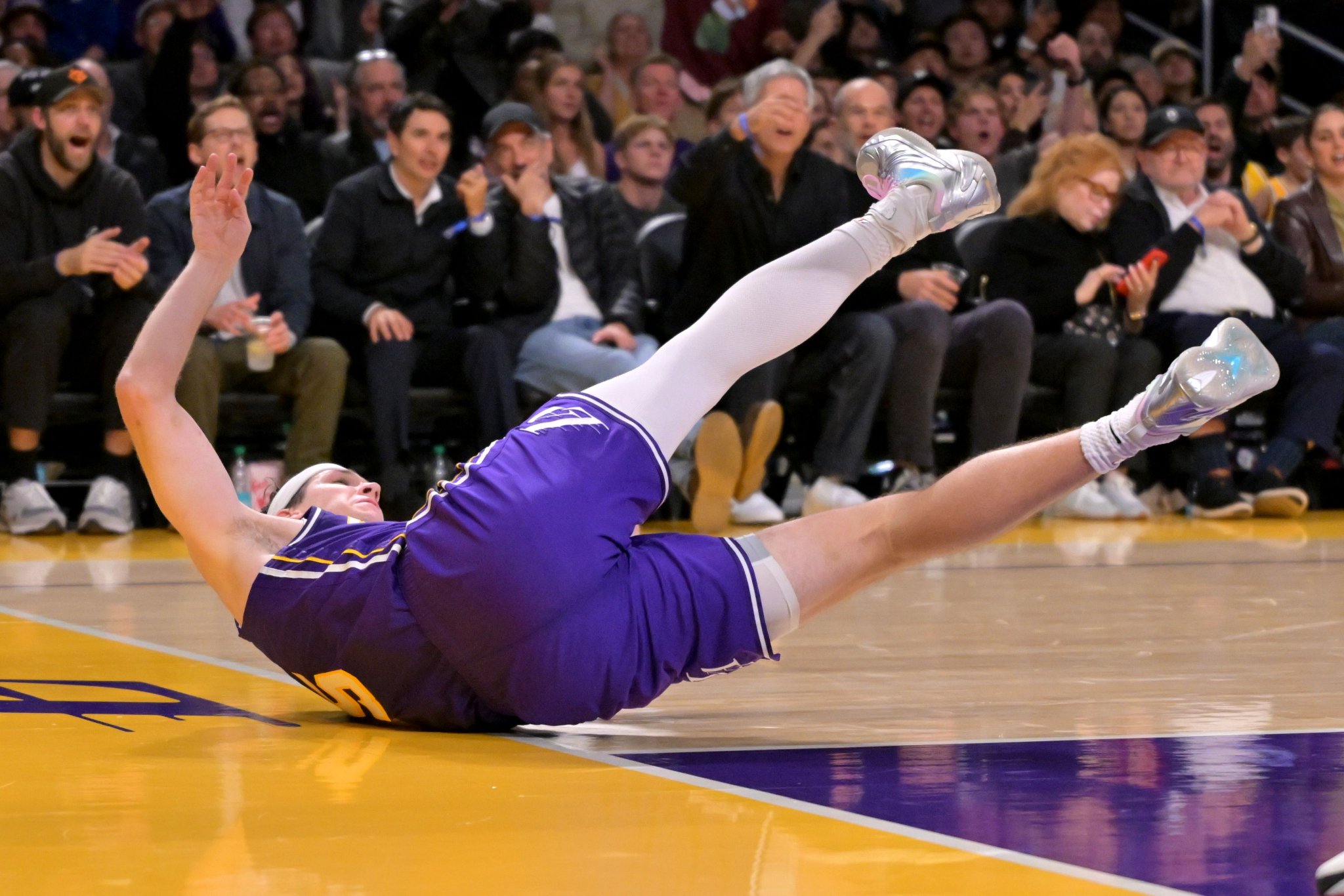 丹尼·格林：里夫斯看起来很疲惫 需要休息 可以去打一轮高尔夫