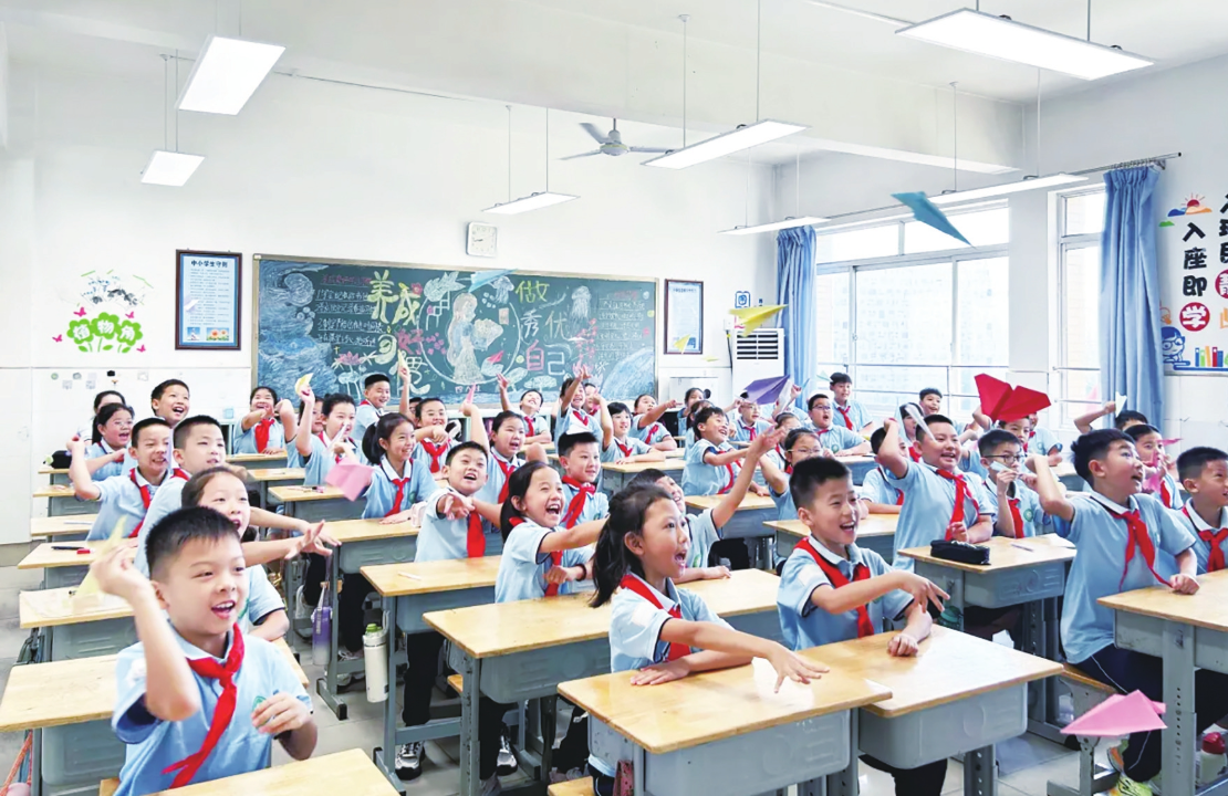 今年9月1日，天衢新区长河小学学生在开学第一课上“放飞”新学期愿望
