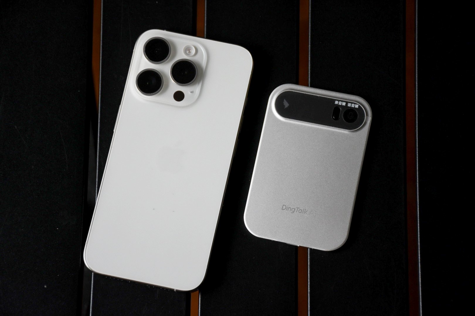 钉钉首款AI硬件又进化了！深度体验两周，怪不得朱啸虎想要|Apple|iPhone 15 Pro|Qwen|演讲|录音_手机新浪网