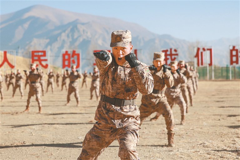 西藏军区某部开展冬季大练兵，科学组训锤炼高原战力