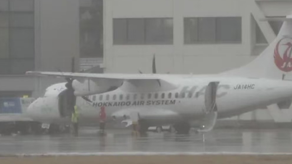 日本一客机单发失效 紧急降落函馆机场