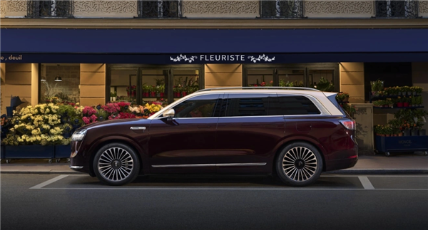 问界 M9 上市后，成为 50 万级市场的「现象级」产品 | 图片来源：问界汽车