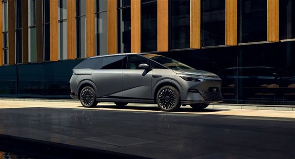 小鹏推出 X9 增程版，意在北方市场和海外市场 | 图片来源：小鹏汽车