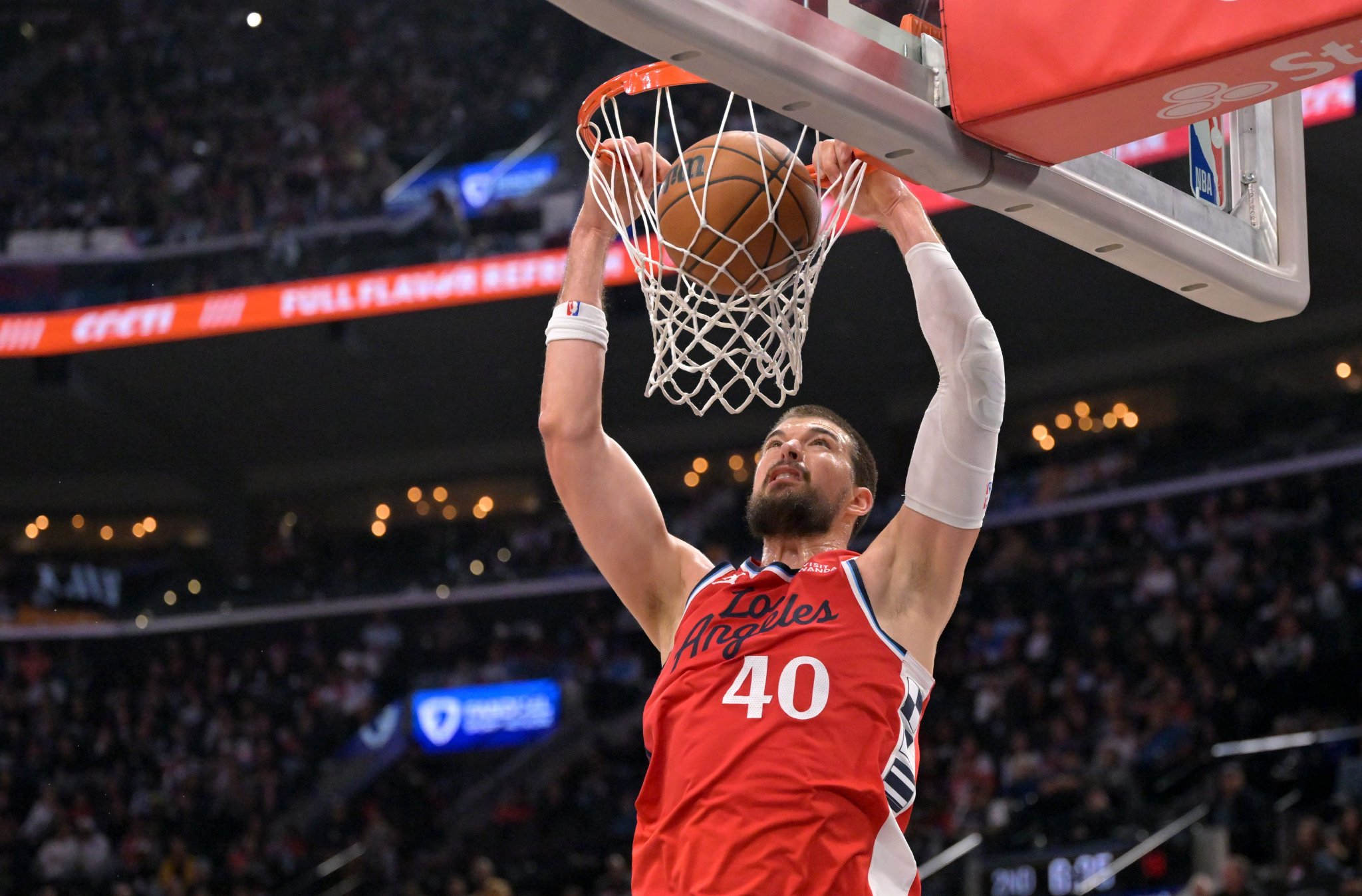 祖巴茨成本季首个&历史第65个 单场出手至少14次且90%+命中率球员