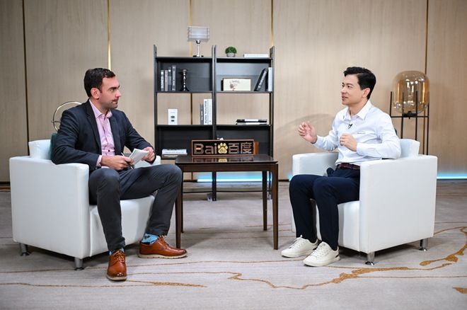 《时代》周刊公布2025“年度人物”,李彦宏等“AI的建造者们”接受专访|AI|时代|李彦宏|百度|时代_手机新浪网