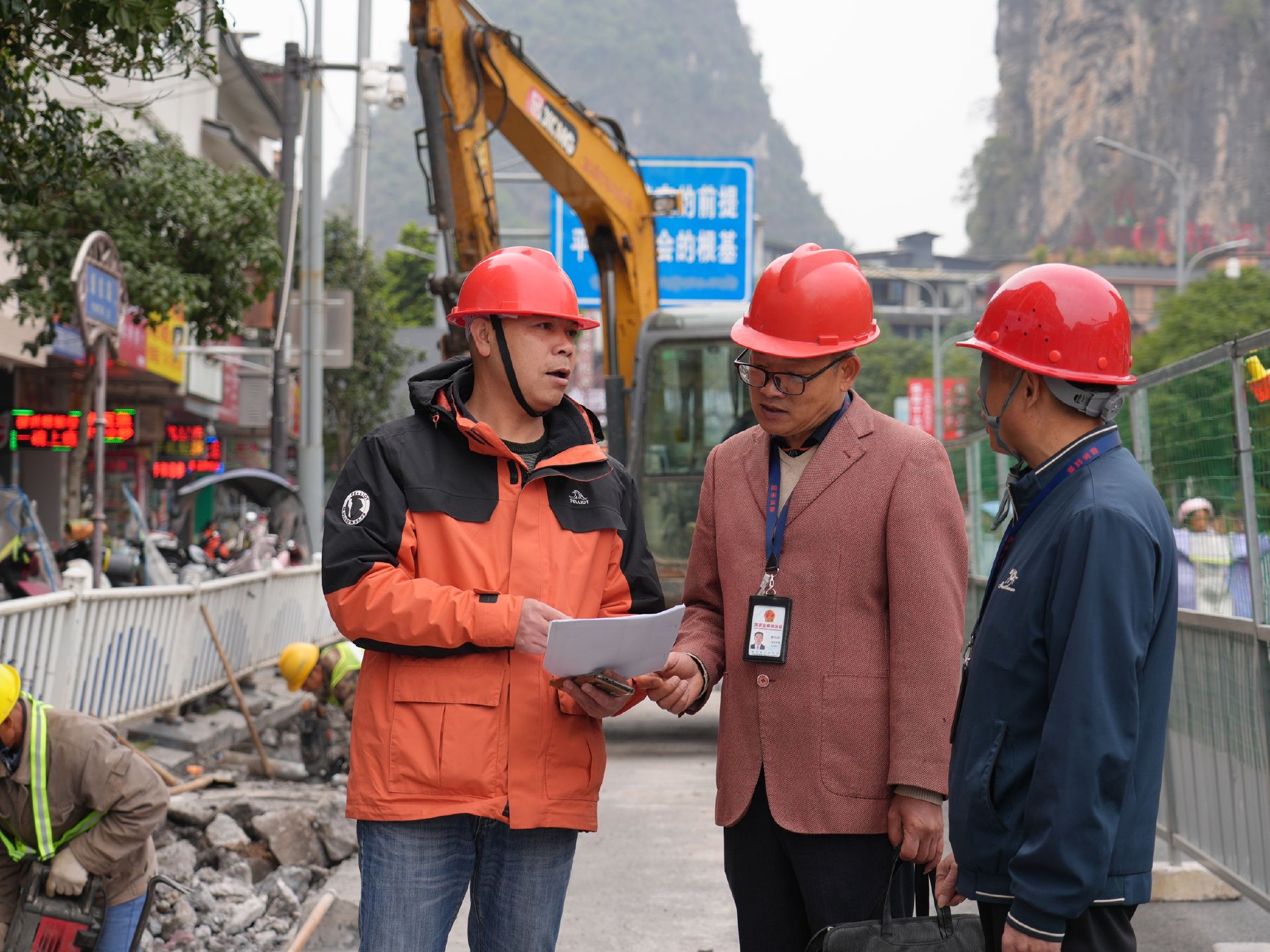 镜头丨深化运用群众点题机制