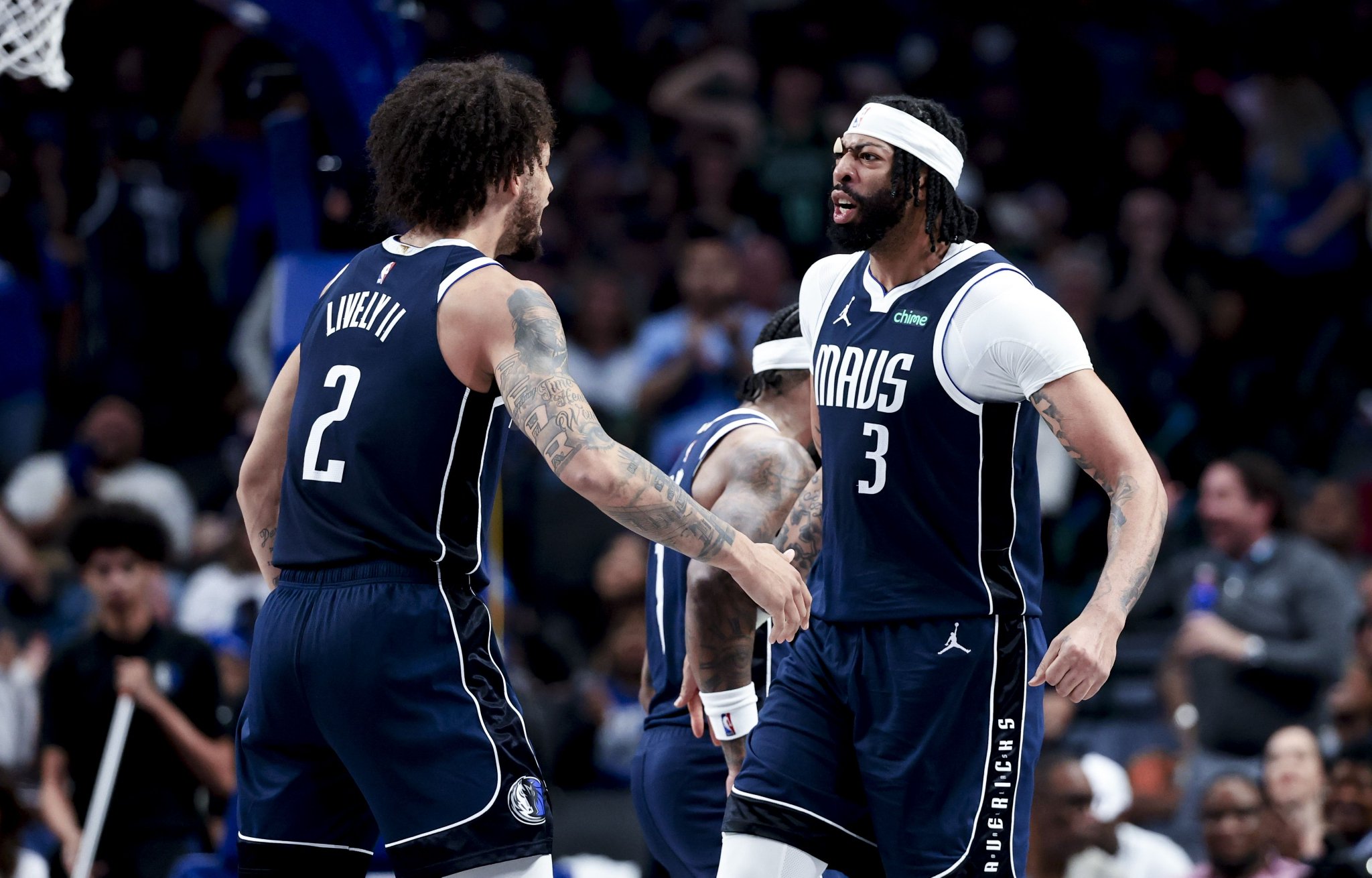 AD：失去莱夫利很糟糕 他对攻防两端都很重要 我需要打好自己比赛