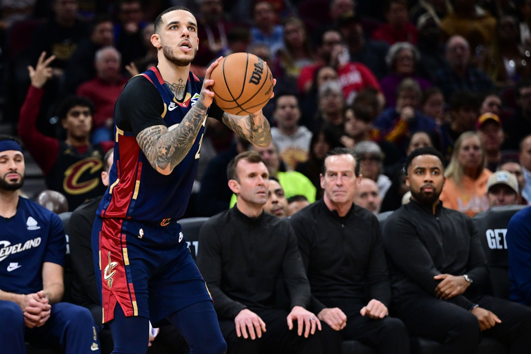 阿特金森：末节鲍尔防麦科勒姆非常关键 他的防守能力堪称顶级