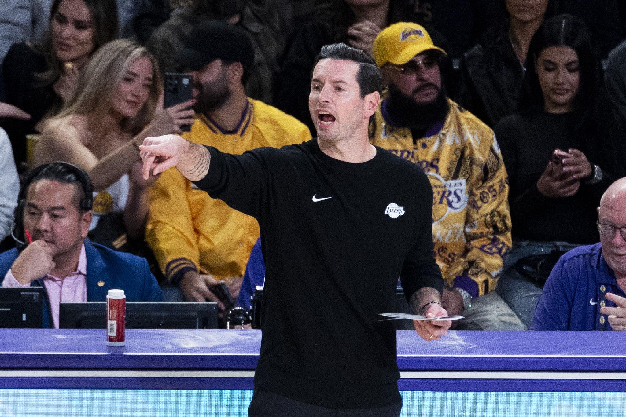 雷迪克：正视困境一套打法不行会做出调整 但依然信任目前的轮换