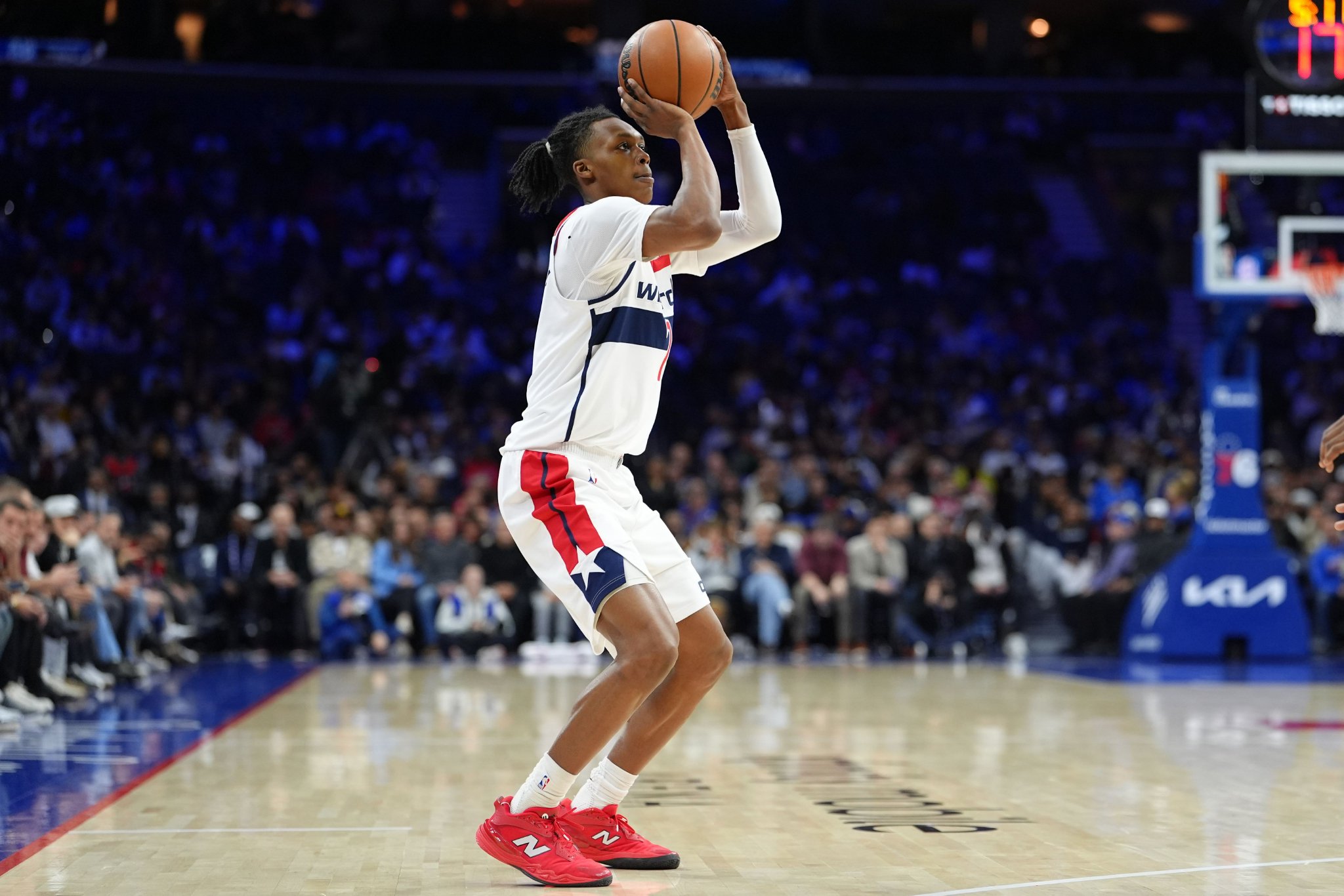 可圈可点！卡林顿半场11中5拿到12分3板3助 正负值+10