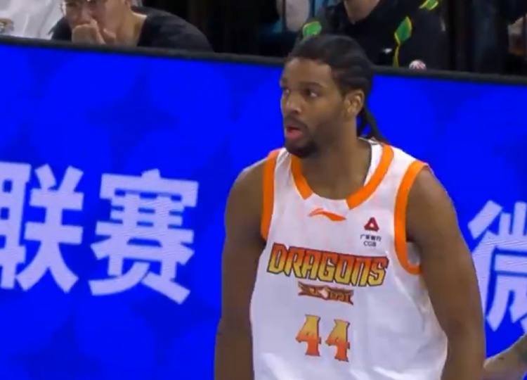 这是外援水平？爱德华兹9中1&三分6中1 亨特6中1 二人合计仅10分