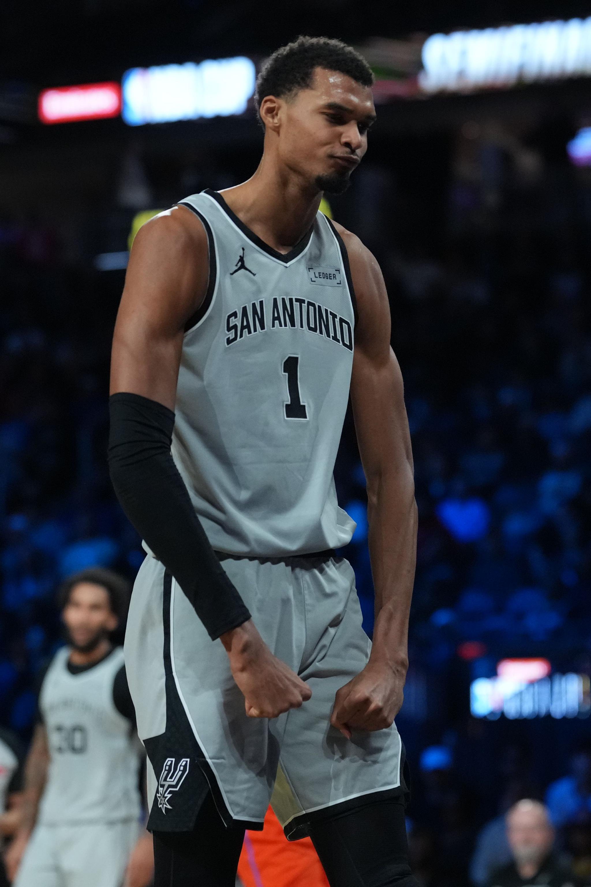 火星撞地球！谁能赢？名记：期待全员健康的马刺在季后赛打雷霆