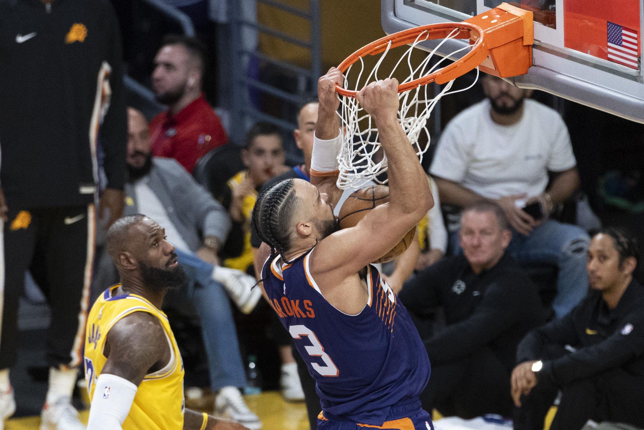 詹姆斯再谈与狄龙冲突：想硬碰硬我就奉陪到底 针锋相对互相贴脸