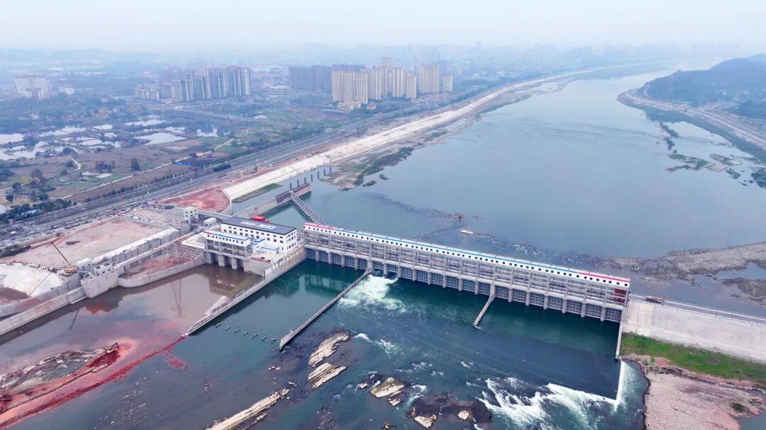 库区湖面规模与杭州西湖相当！四川岷江航运梯级开发“首级工程”正式启动蓄水
