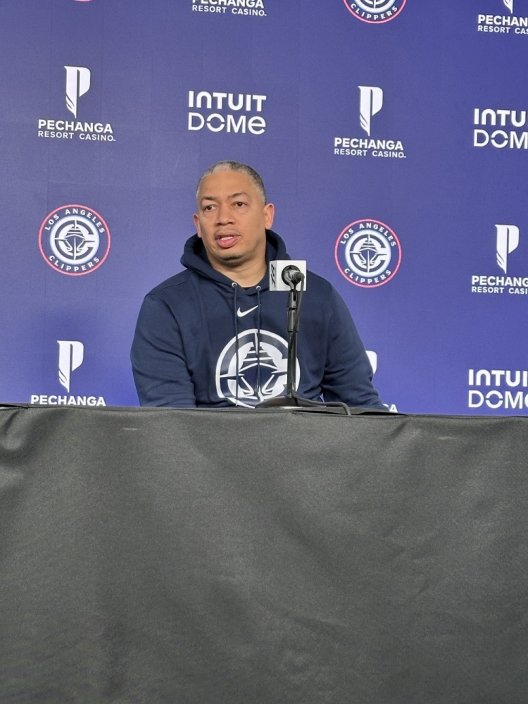 泰伦·卢：我们需要找到获胜的办法 哈登今天会出战比赛