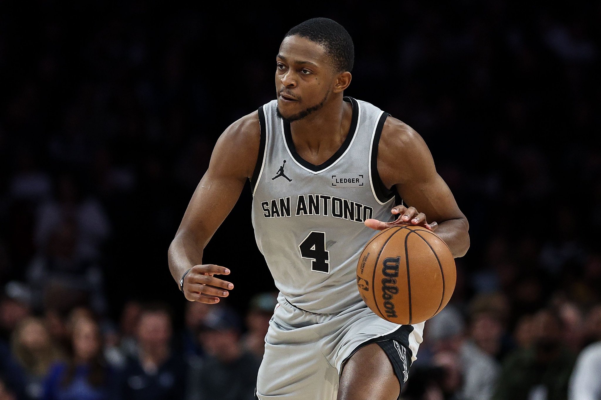 福克斯：我不看国王的比赛&和他们无太多联系 希望穆雷一切顺利