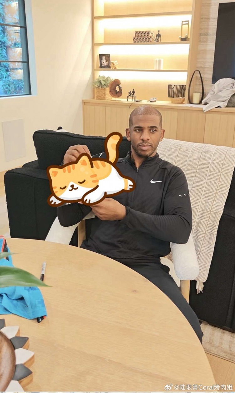 媒体人：今天见了保罗 还是特别自律 早上跑步&准时赴约&精神很好