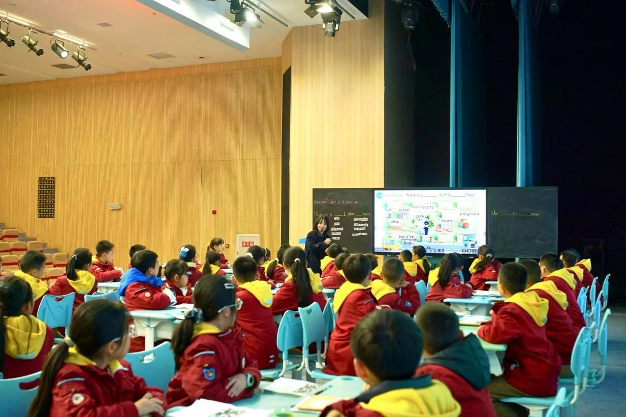 游仙区邓旖旎"鼎慧"小学英语名师工作室暨涪东学区小学英语工作坊研修