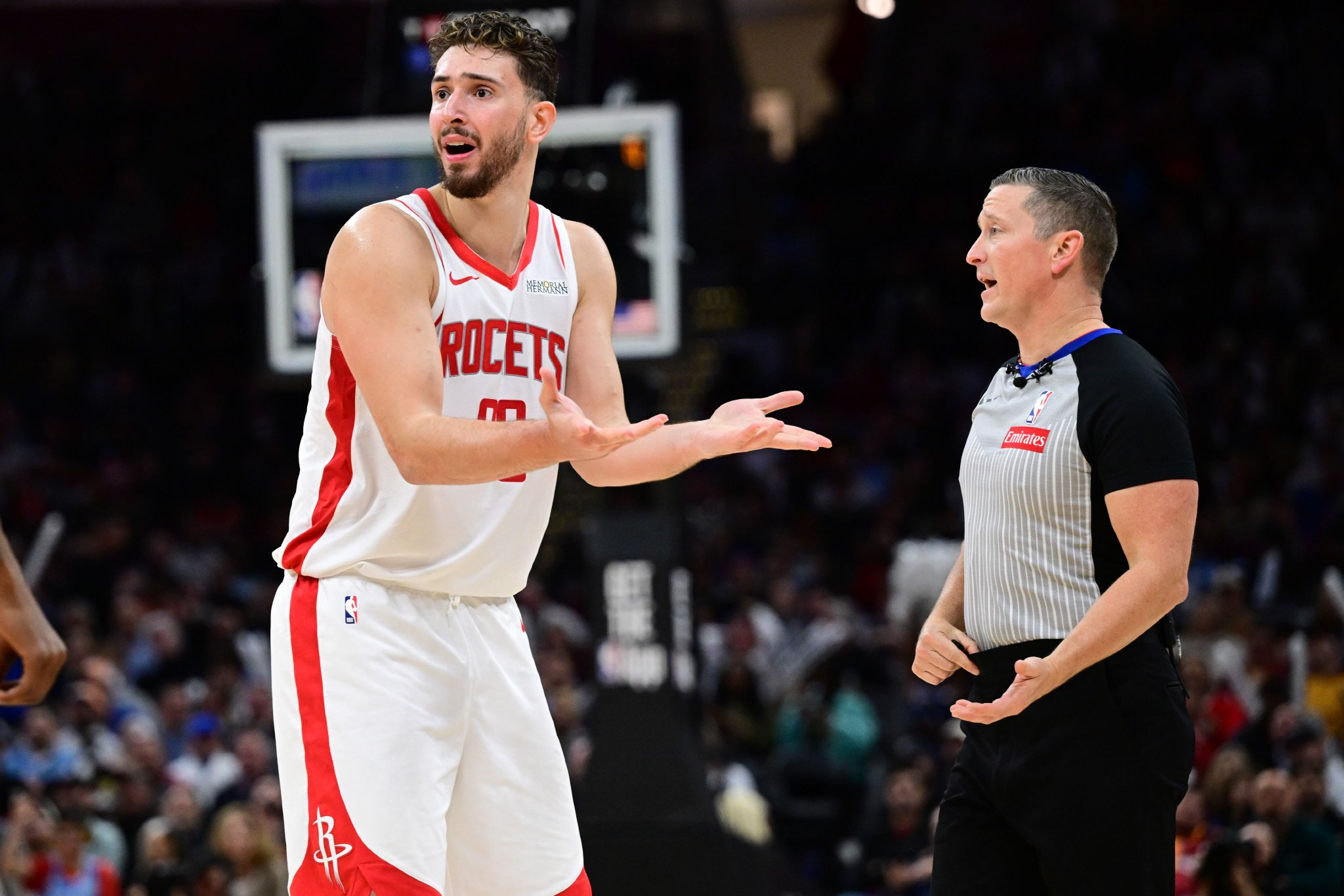 3次判罚不利于火箭！解说：NBA承认我火被黑了 如果道歉有用的话