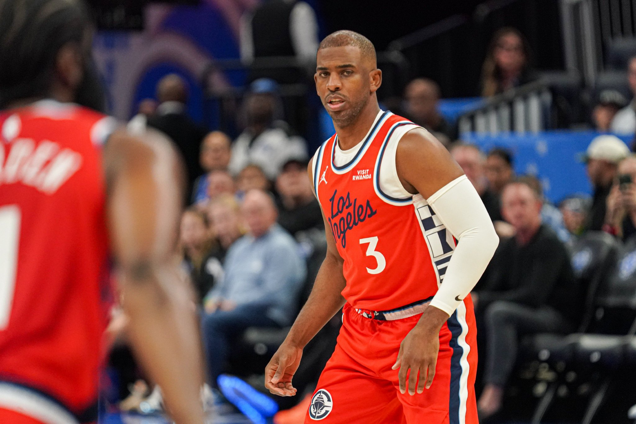 名记：快船给保罗的角色是更衣室领袖 因为哈登&小卡不善于发声