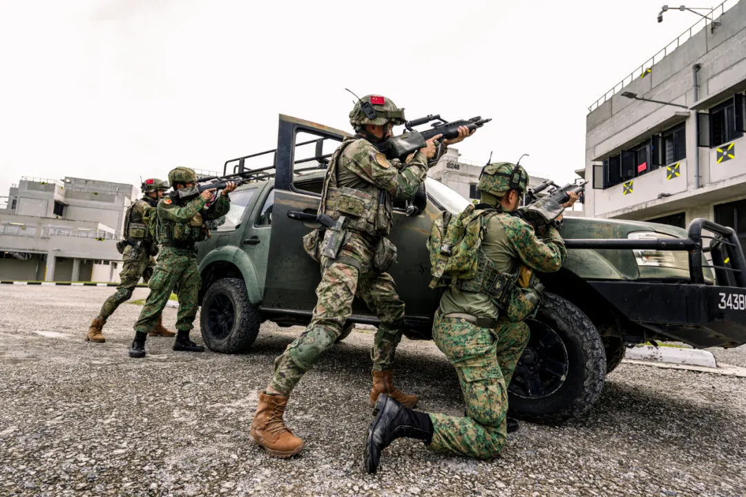 中新“合作-2025”陆军联合训练进行实兵综合演练