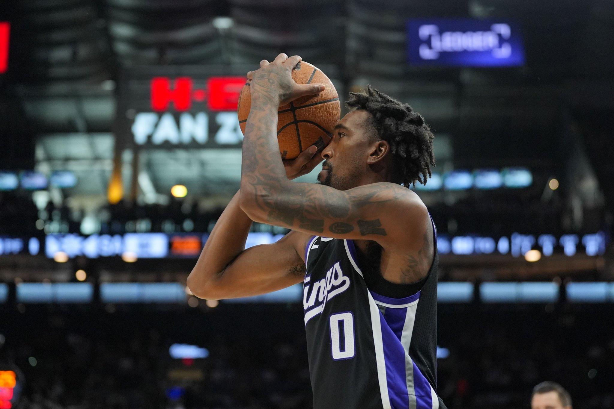 美记：国王正积极寻求交易蒙克 想把他兜售给有争冠机会的球队