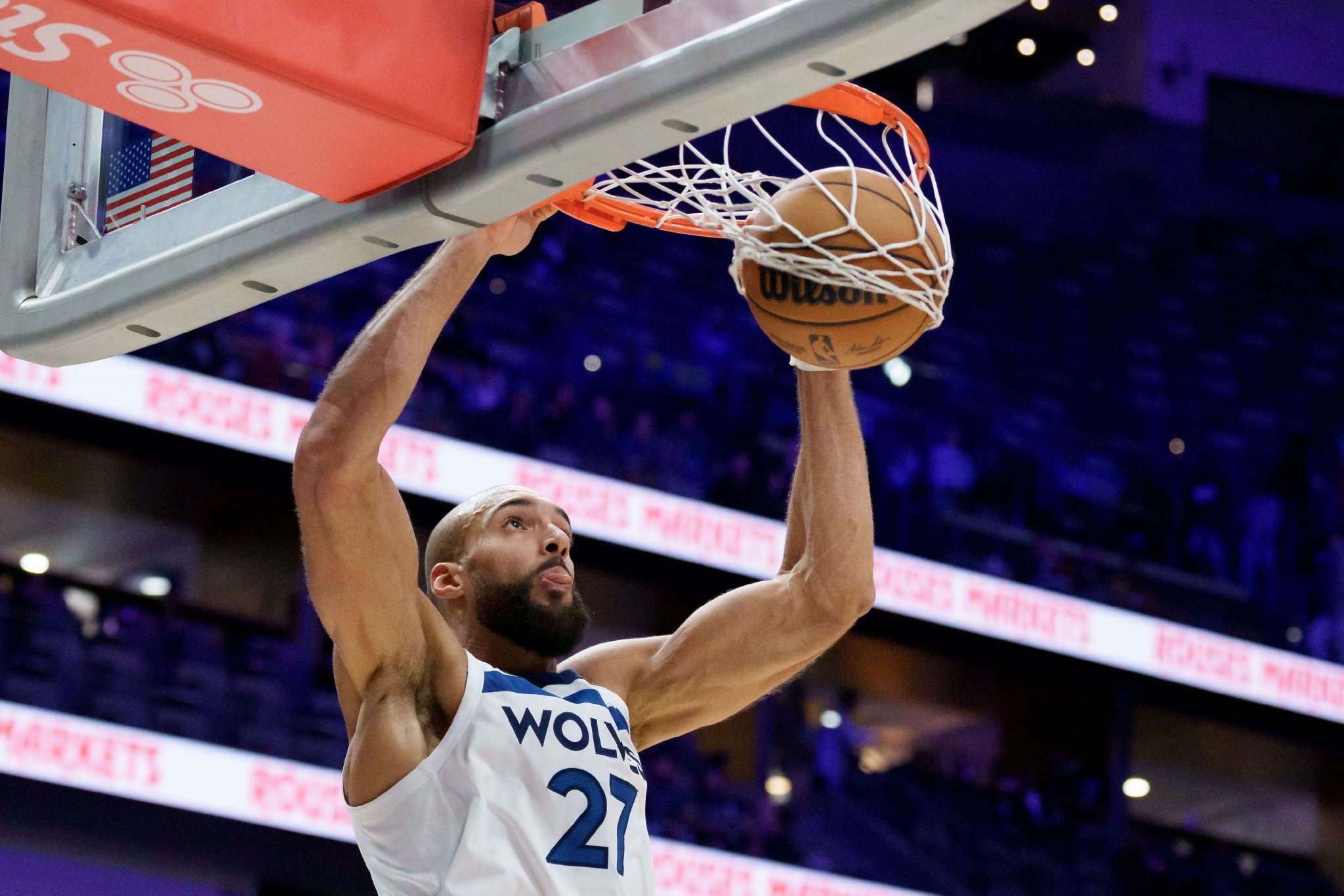 戈贝尔：我们要保证球流畅运转 同时始终保持进攻侵略性