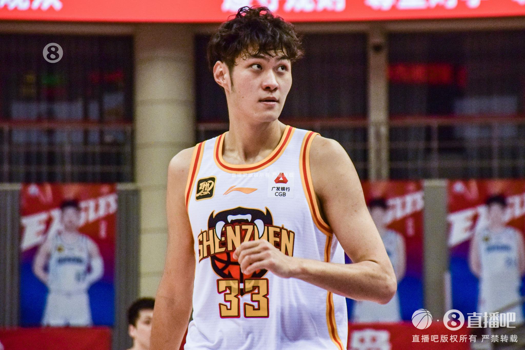 内外开花！王浩然半场9中5砍最高14分外加4板 三分4中2