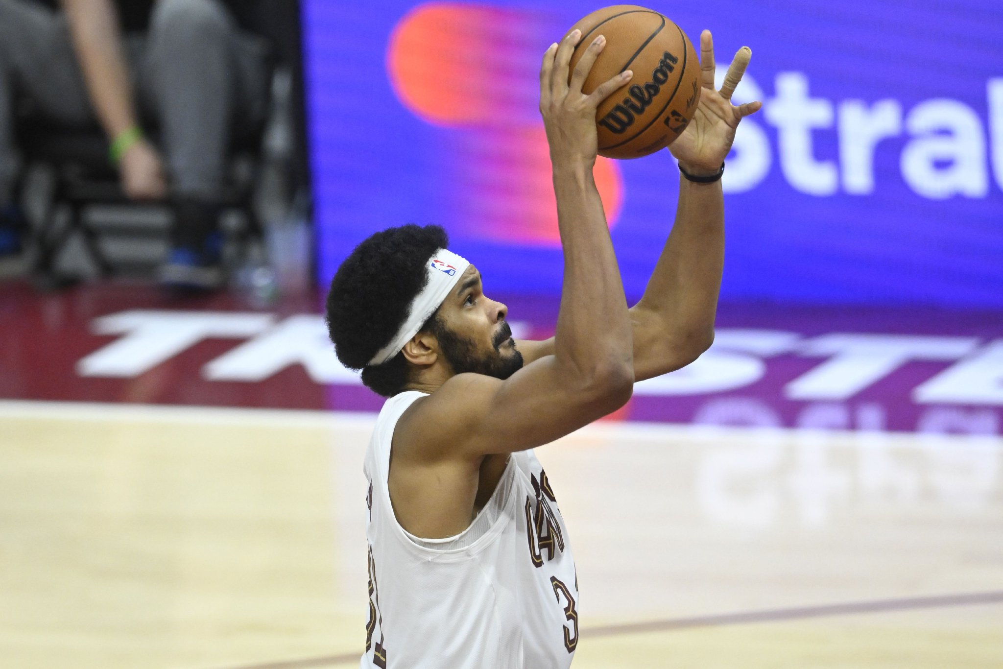 一球不丢！阿伦半场5中5拿10分5板2助2帽 泰森3中3拿到9分