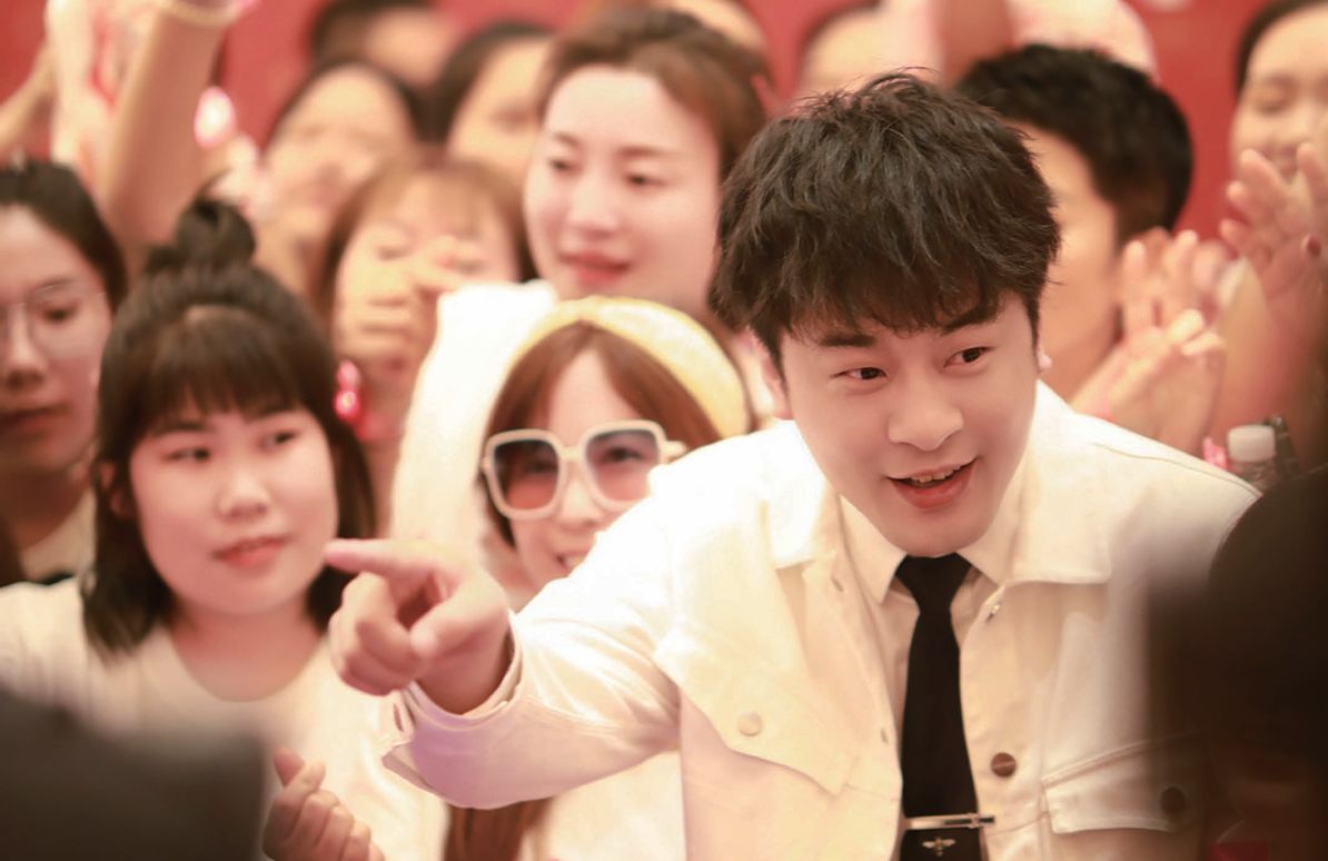 辛巴退网4个月  辛选降薪、裁员、转型   直播带货下半场：超级头部主播“家族化”模式已到终局？