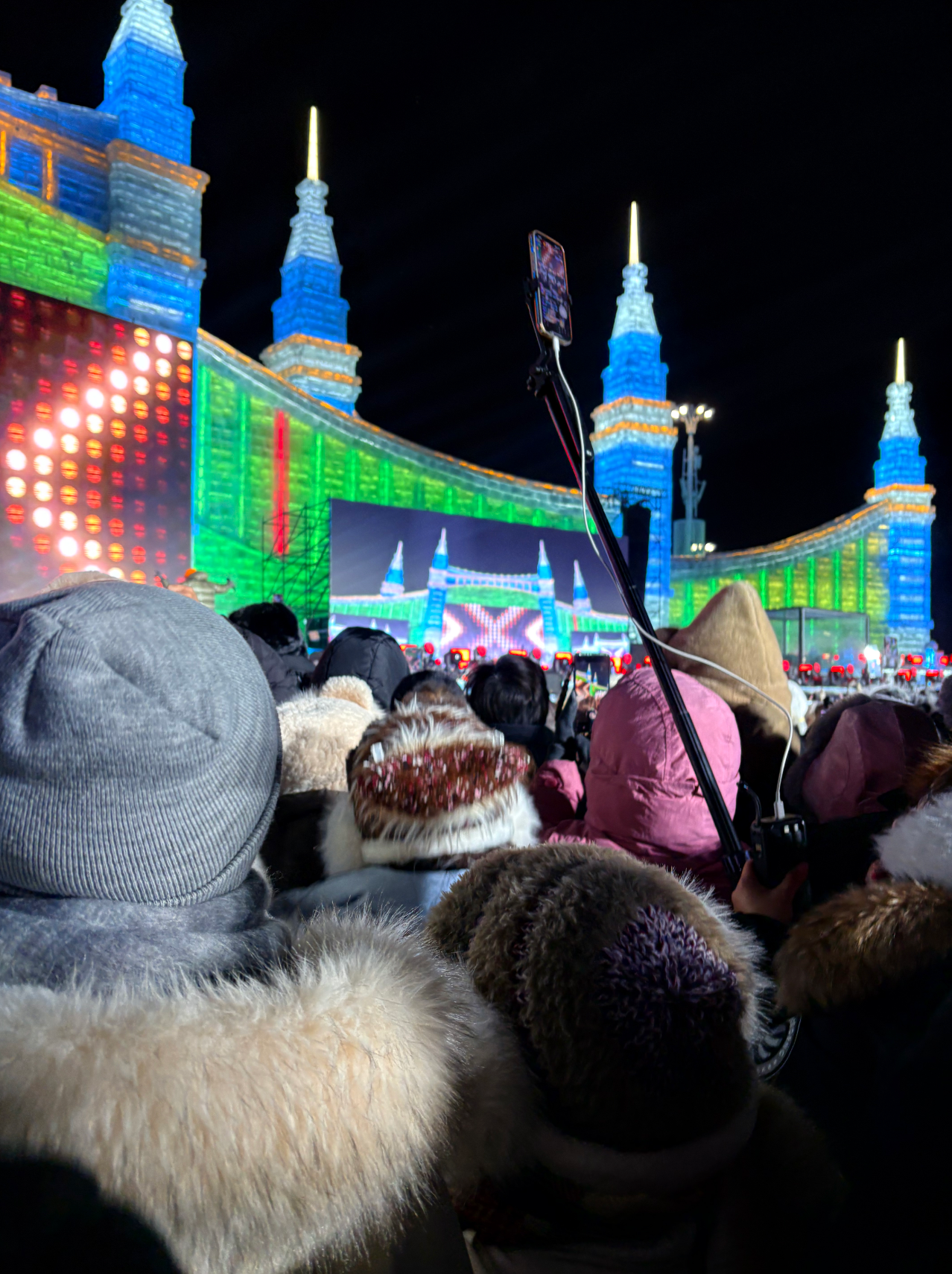 万人蹦迪名场面再现，受访者供图