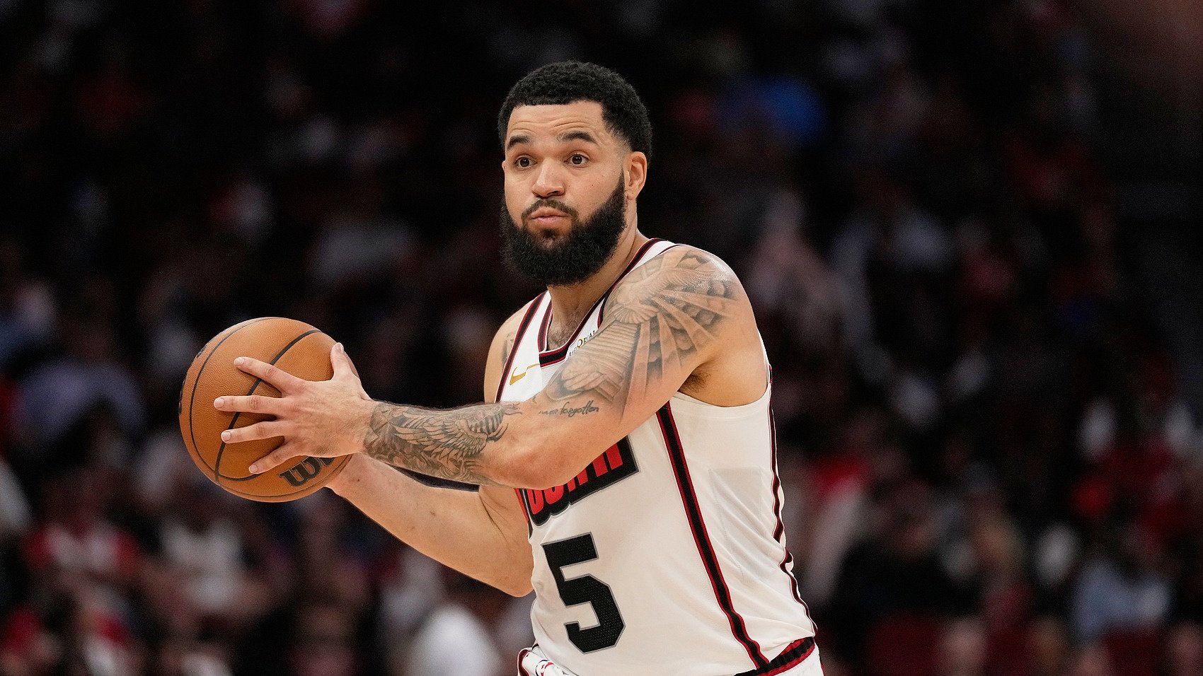 火媒：范弗里特最符合火箭补强需求 失误少/能控场/能无球/能防守