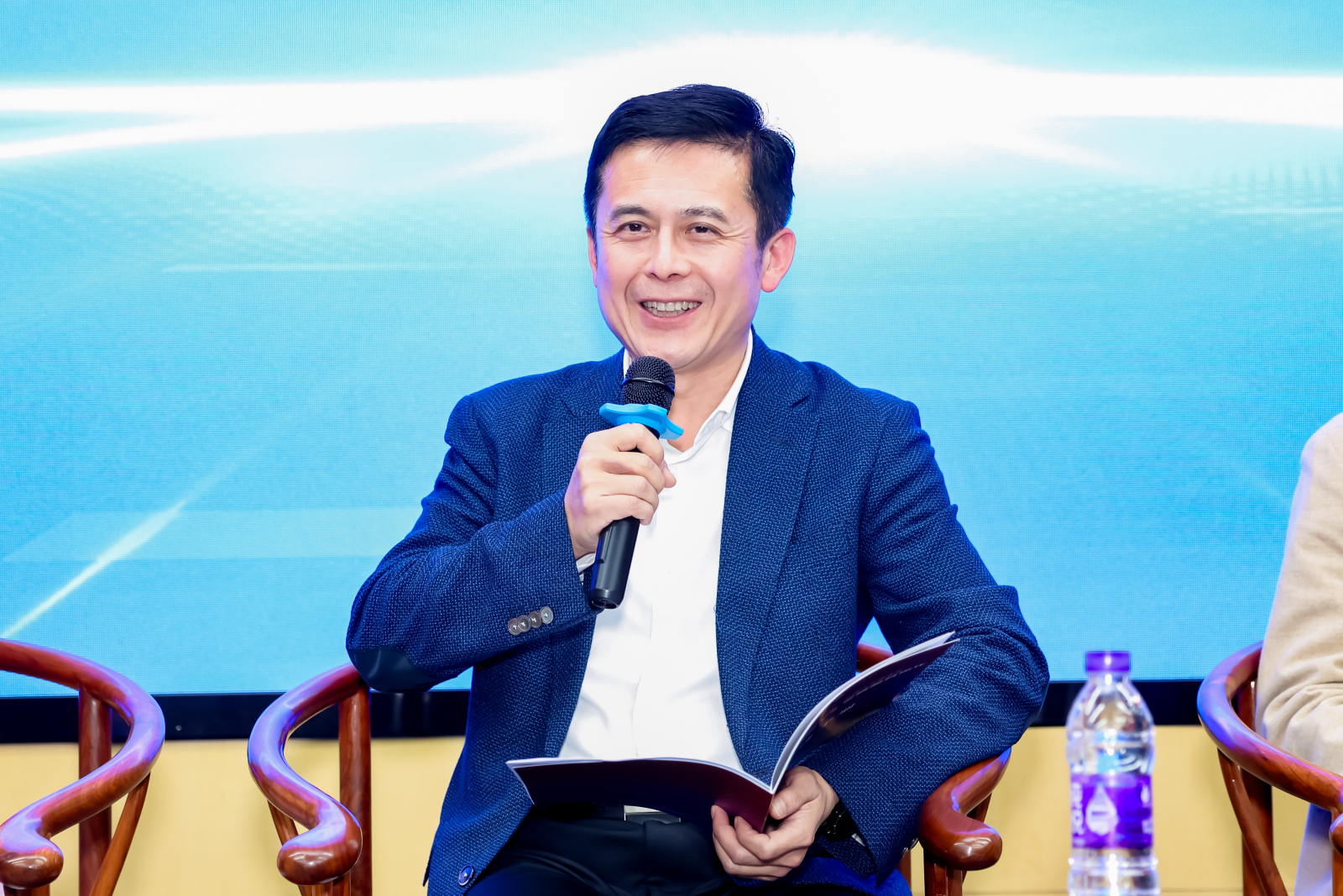 金鹰基金副总经理牟敦国