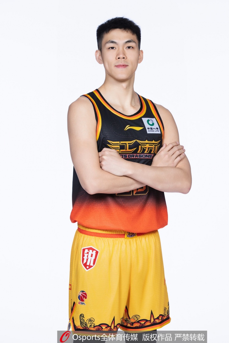 生涯之夜！探花庞峥麟全场16中11砍下32分4助！得分创生涯新高！